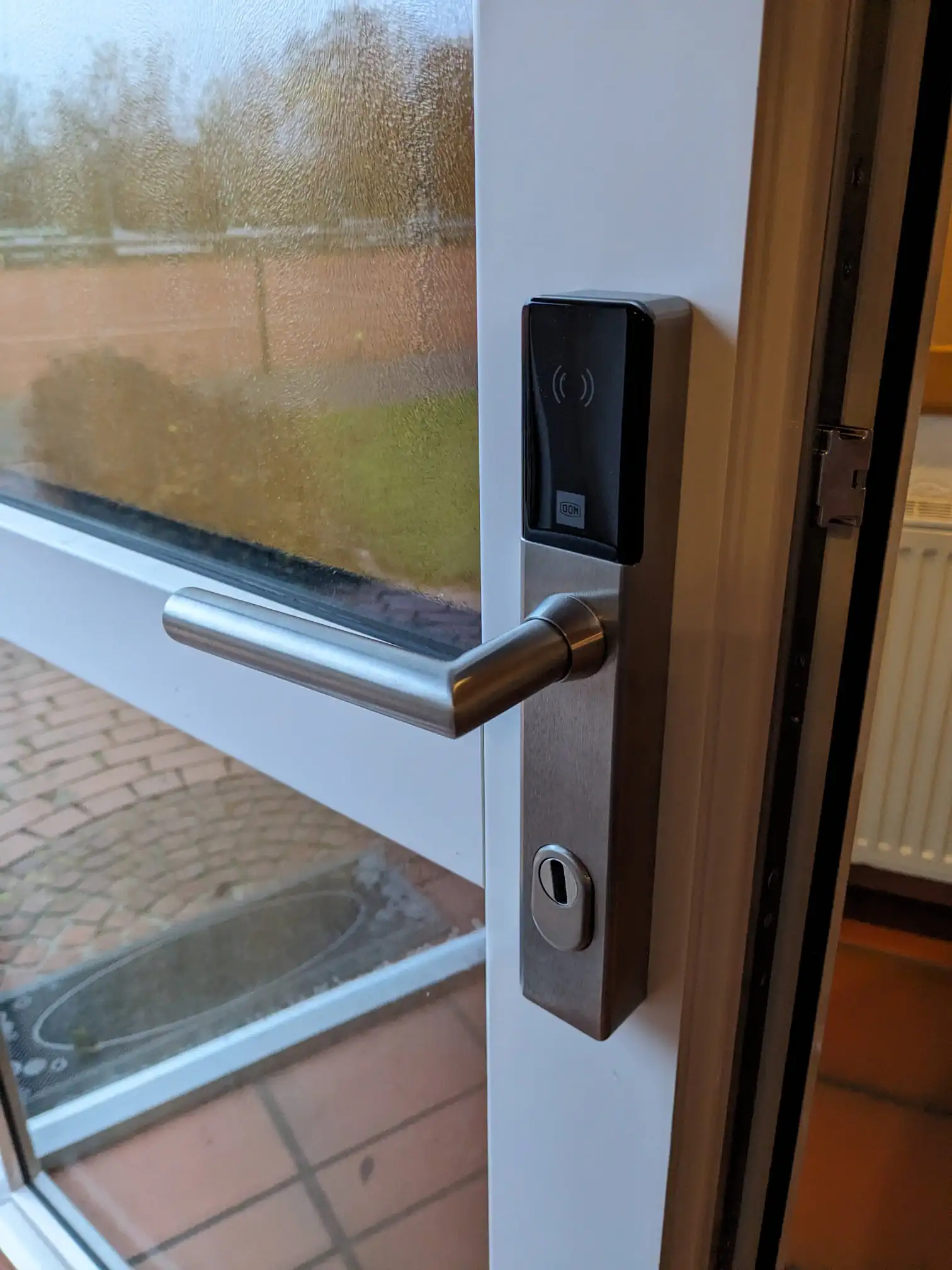 Montage eines elektronischen Smartlocks von DOM in Paderborn
