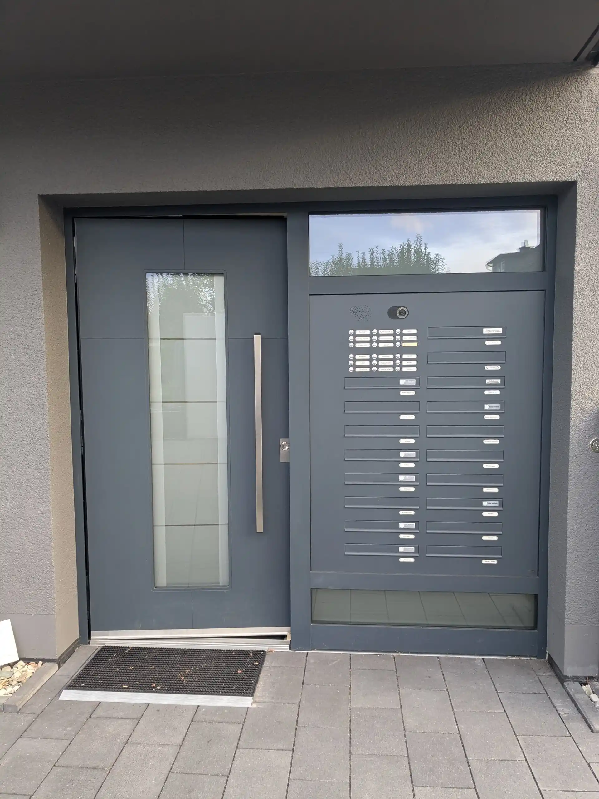 Schließanlage für Mietshaus in Paderborn – Beispiel mit Haustür und Wohnungsschlüsseln